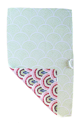 Vintage Scallops in Mulberry | Double-Sided Waffle Towel